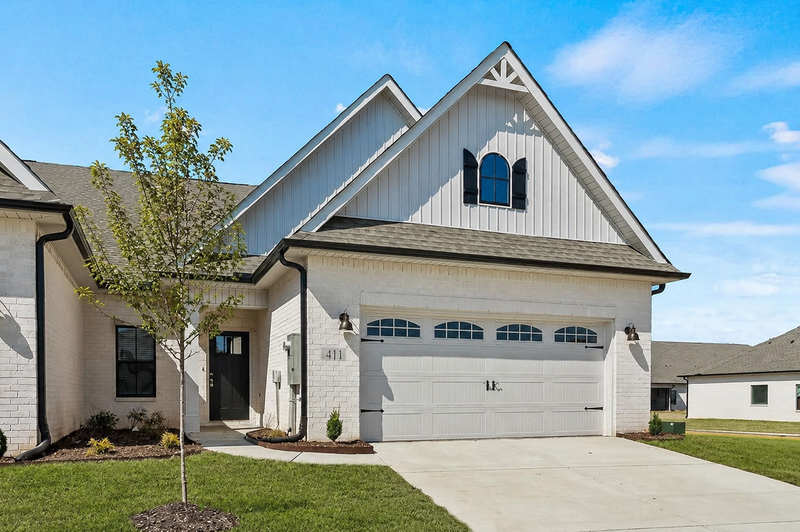 411 Raleigh Elm Drive SW
