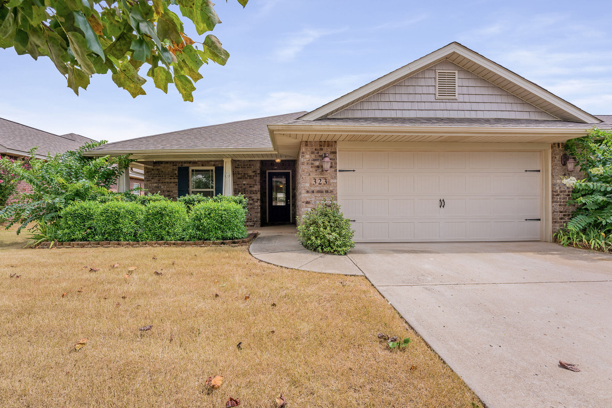 323 Harbor Glen Drive Southwest